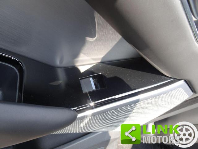 LAND ROVER Range Rover Velar usata, con Servosterzo