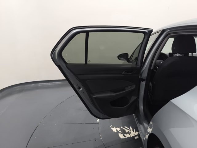 VOLKSWAGEN Golf usata, con Luci diurne LED