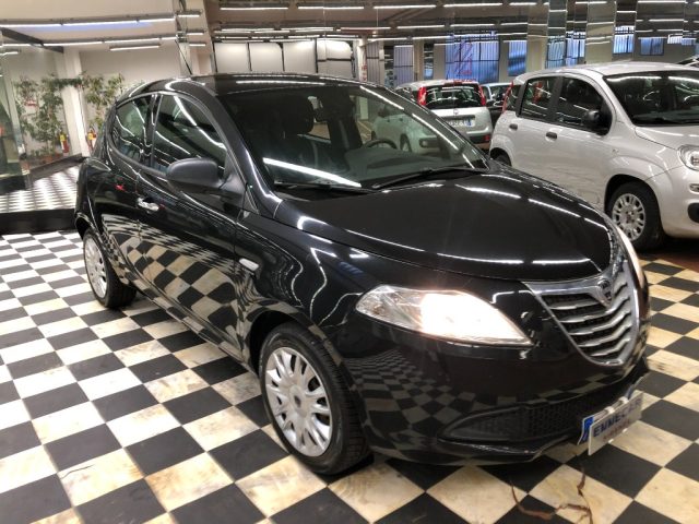 LANCIA Ypsilon usata, con Airbag