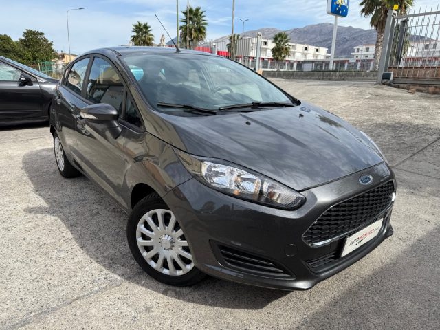 FORD Fiesta usata, con Autoradio