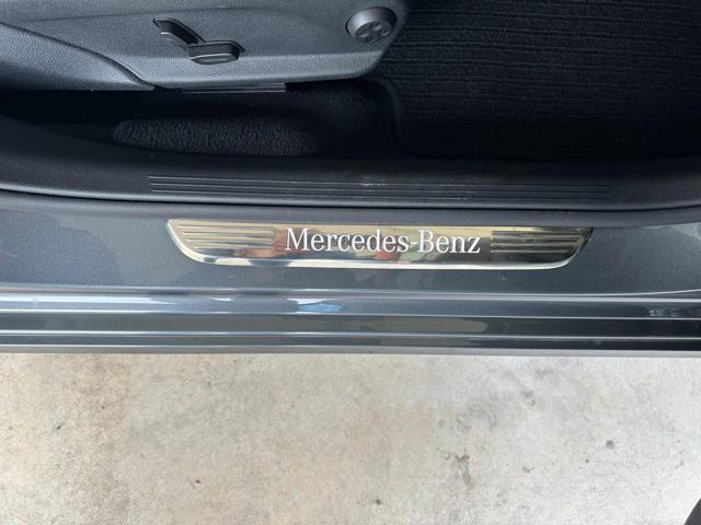 MERCEDES-BENZ E 200 usata, con Frenata d