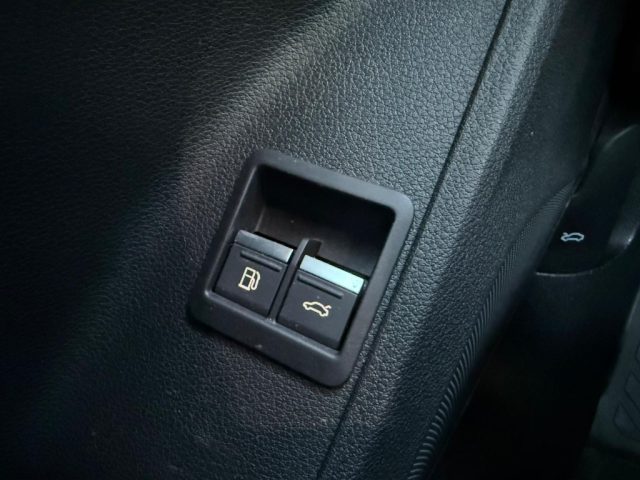 AUDI Q3 usata, con Volante in pelle