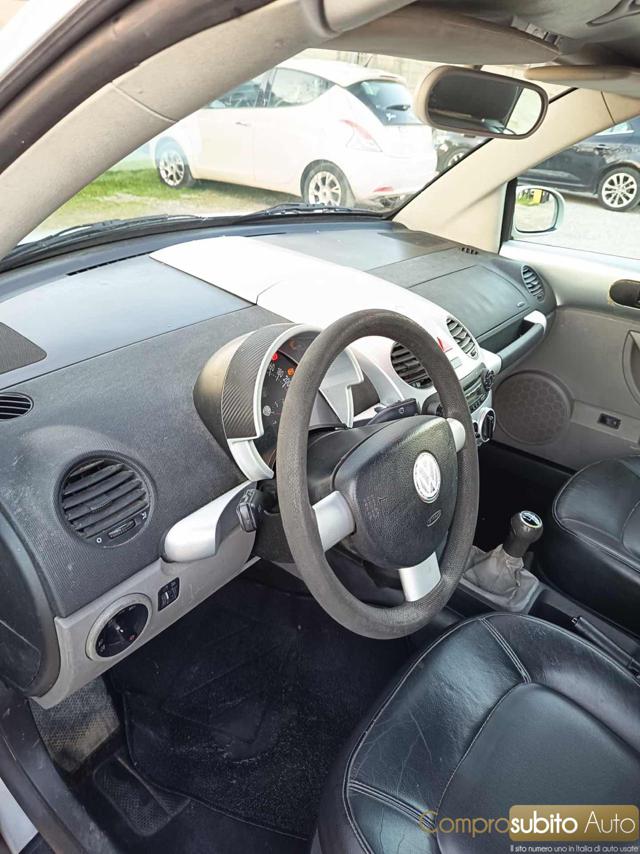 VOLKSWAGEN New Beetle usata 24