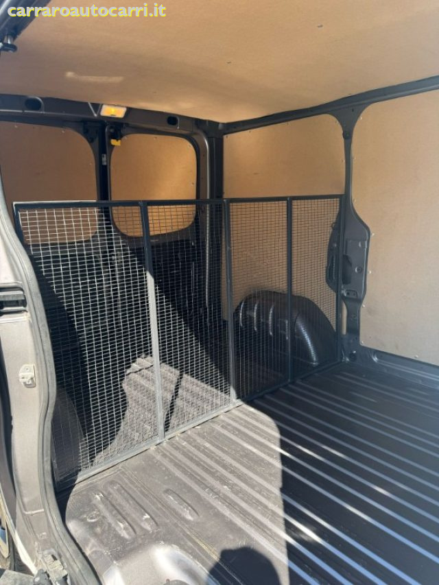 NISSAN NV300 usata 30