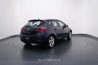 OPEL Astra usata, con Autoradio