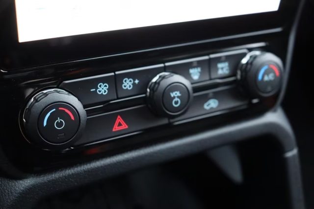 FORD Ranger Raptor usata, con Autoradio digitale
