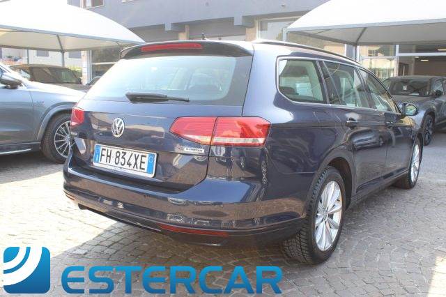 VOLKSWAGEN Passat Variant usata, con Airbag