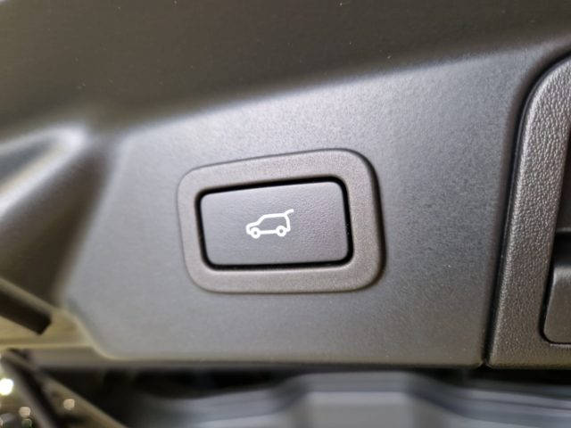 LAND ROVER Range Rover Velar usata, con Regolazione elettrica sedili