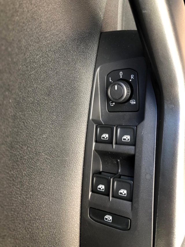 VOLKSWAGEN Taigo usata, con Fari LED