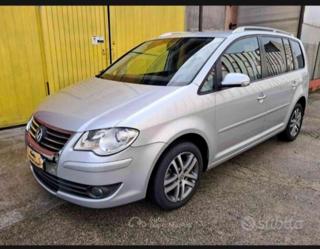 VOLKSWAGEN Touran 2.0 16V TDI Highline 7 porte