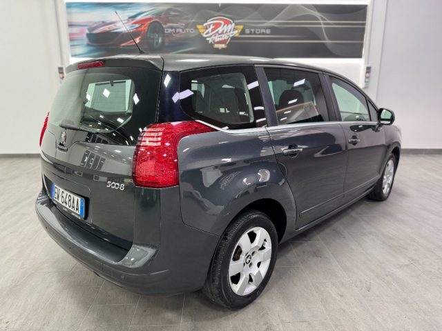 PEUGEOT 5008 usata, con Autoradio