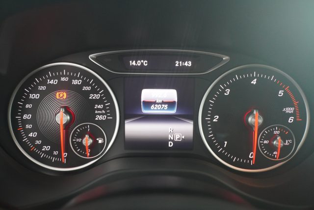 MERCEDES-BENZ CLA usata 12