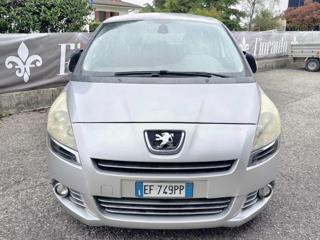PEUGEOT 5008 1.6 HDi 112CV AUT. Féline