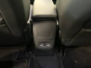 PEUGEOT 2008 usata, con USB