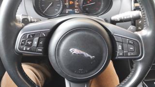 JAGUAR XE usata, con Volante multifunzione