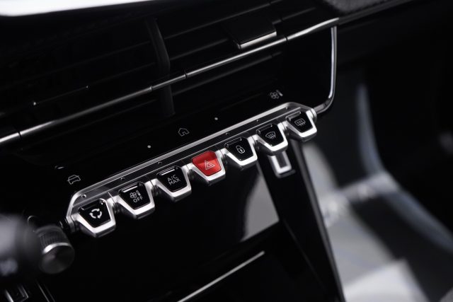 PEUGEOT 208 usata, con Touch screen