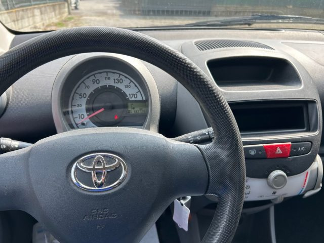 TOYOTA Aygo usata 9