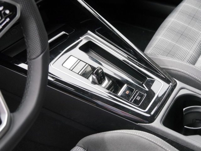 VOLKSWAGEN Golf usata, con Controllo trazione