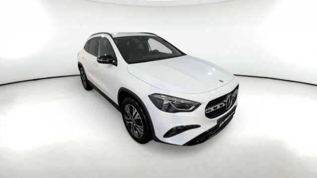 MERCEDES-BENZ GLA 200 usata, con Volante in pelle