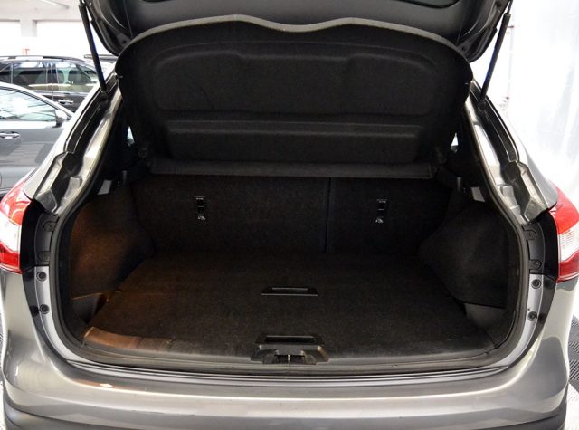 NISSAN Qashqai usata, con Controllo automatico clima
