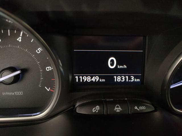 PEUGEOT 2008 usata, con USB