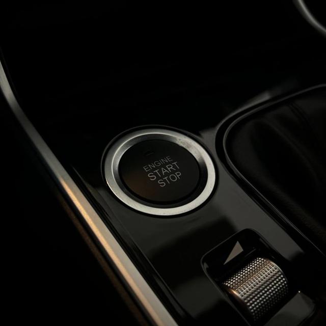 EMC Sei usata, con Sound system