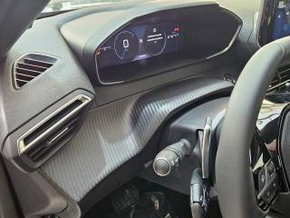 PEUGEOT 2008 usata, con Cruise Control