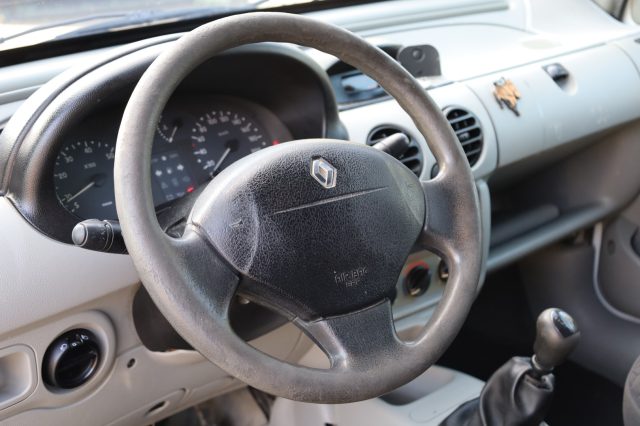 RENAULT Kangoo usata 20