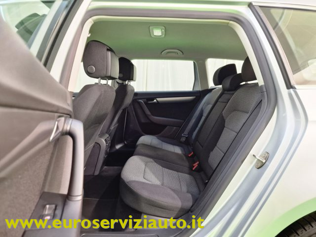 VOLKSWAGEN Passat usata 31