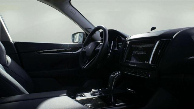 MASERATI Levante usata, con Fendinebbia