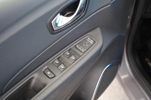 RENAULT Captur usata, con Sedile posteriore sdoppiato