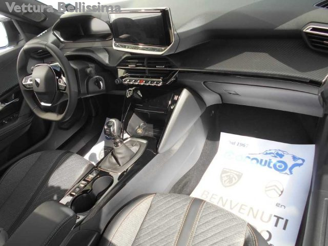 PEUGEOT 2008 usata, con Sensori di parcheggio posteriori