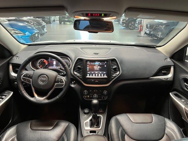 JEEP Cherokee usata, con Autoradio