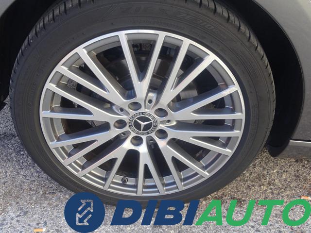 MERCEDES-BENZ CLA 200 usata, con Sedile posteriore sdoppiato