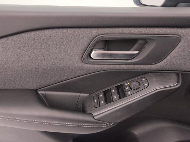 NISSAN Qashqai usata, con Fari LED