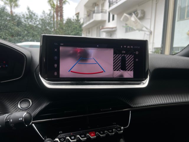 PEUGEOT 2008 usata, con Sistema di navigazione
