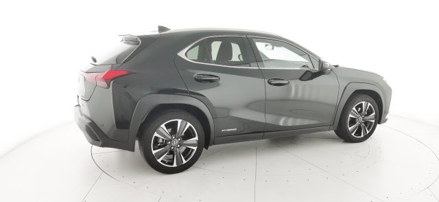 LEXUS UX 250h usata, con Trazione integrale