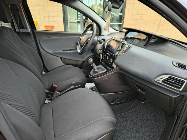 LANCIA Ypsilon usata, con USB