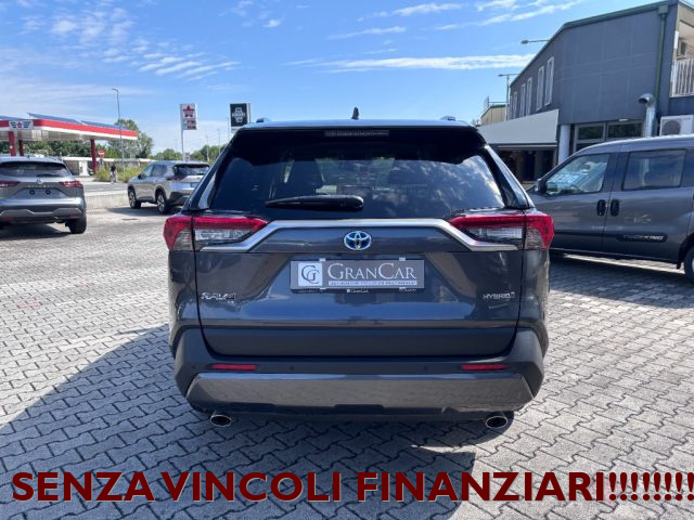 TOYOTA RAV 4 MY23 usata, con Alzacristalli elettrici
