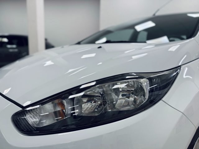 FORD Fiesta usata, con Autoradio