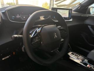 PEUGEOT 2008 usata, con Volante in pelle