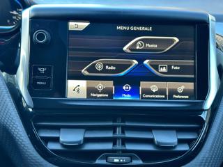 PEUGEOT 2008 usata, con Sistema di navigazione
