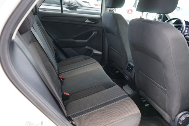 VOLKSWAGEN T-Roc usata 24