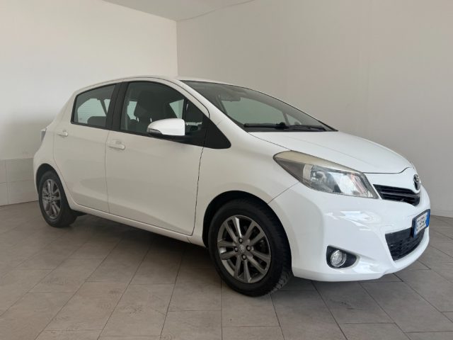TOYOTA Yaris usata 2