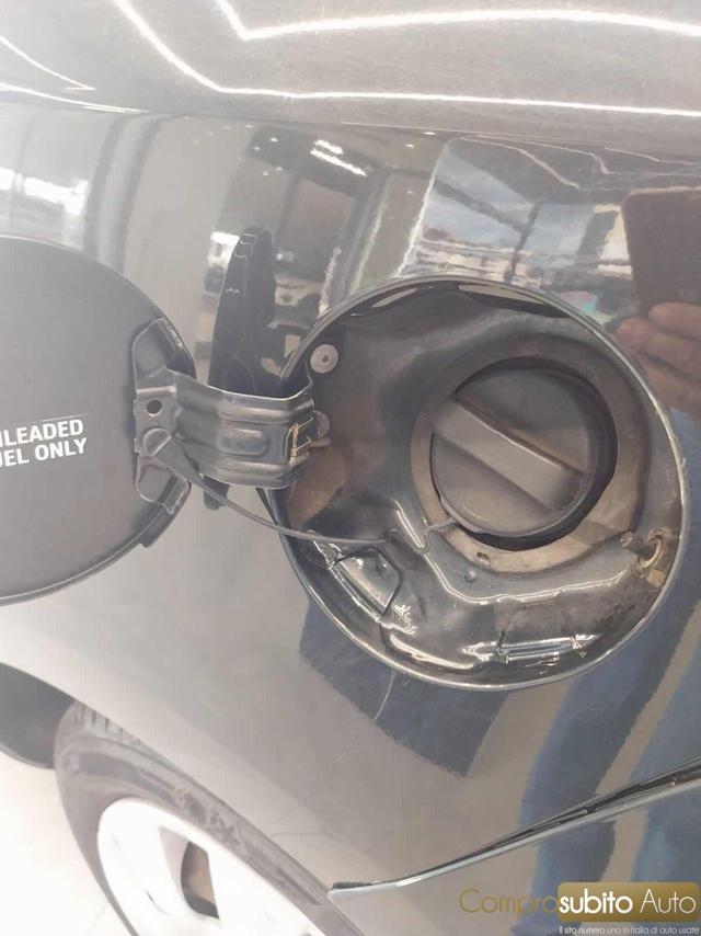 TOYOTA Yaris usata 15
