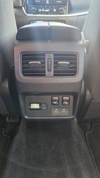 NISSAN X-Trail usata, con USB