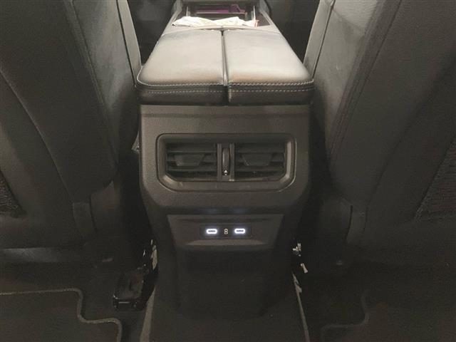 RENAULT Austral usata, con Hill holder