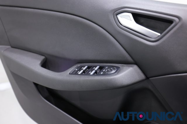 RENAULT Clio usata, con Sensori di parcheggio posteriori