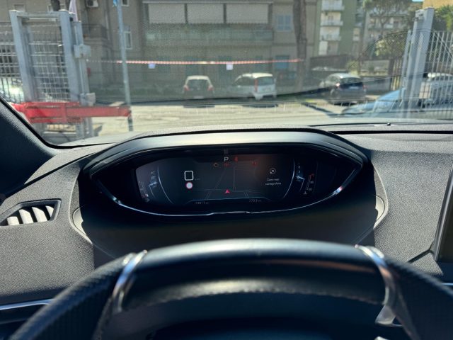 PEUGEOT 5008 usata, con Park Distance Control