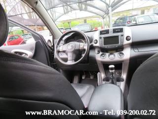 TOYOTA RAV 4 usata, con Bluetooth